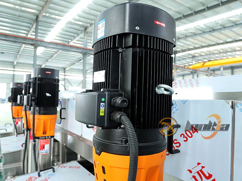 Electric pump for crate washer