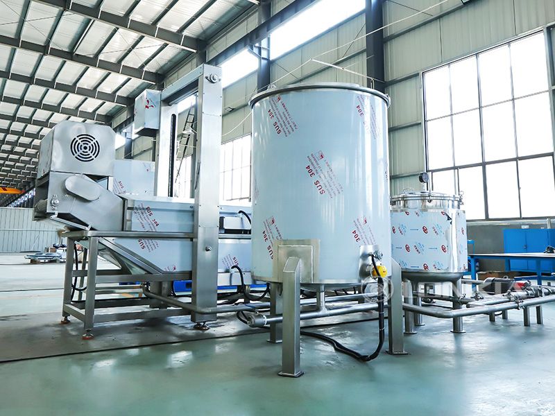 Continuous fryer machine in plant