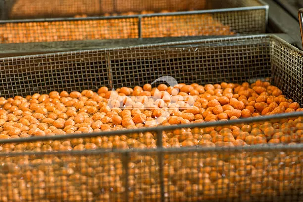 oiled peanut