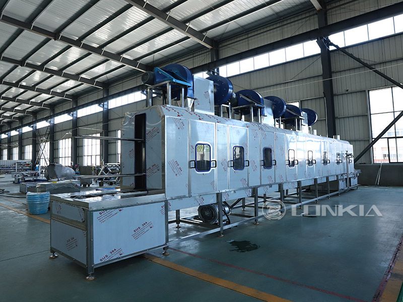 industrial pallet washer in factory